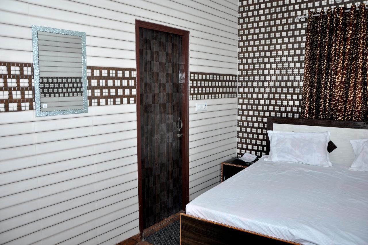 Hotel Punjabi Niwas Amritsar Exterior foto