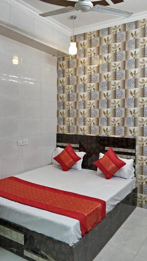 Hotel Punjabi Niwas Amritsar Exterior foto