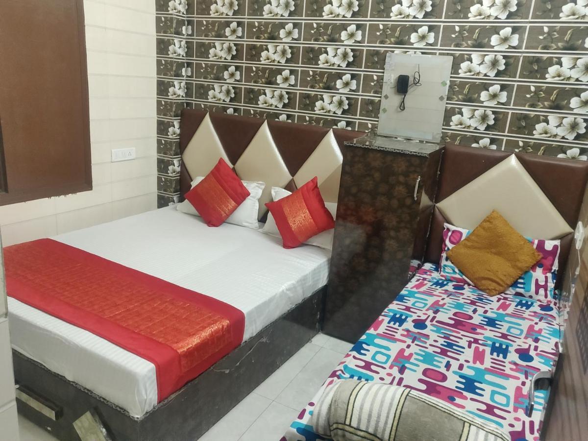 Hotel Punjabi Niwas Amritsar Exterior foto