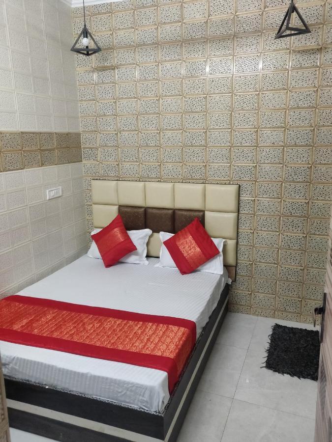 Hotel Punjabi Niwas Amritsar Exterior foto